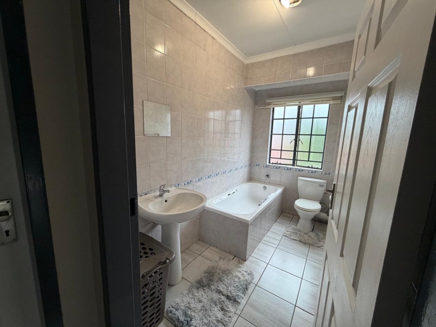 4 Bedroom Property for Sale in Waterval East North West
